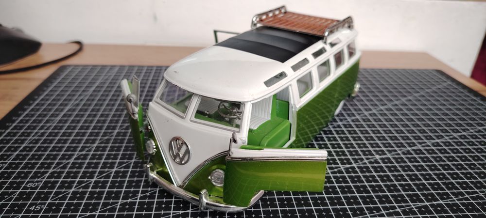 броя метални колички мащаб 1:24 (Комплект