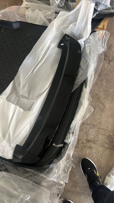 Спойлер за Голф 4 Spoiler za Golf 4 черен Лак