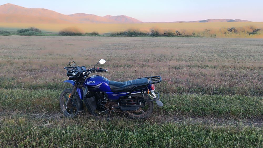 Мотоцикл Сузуки GSX 150