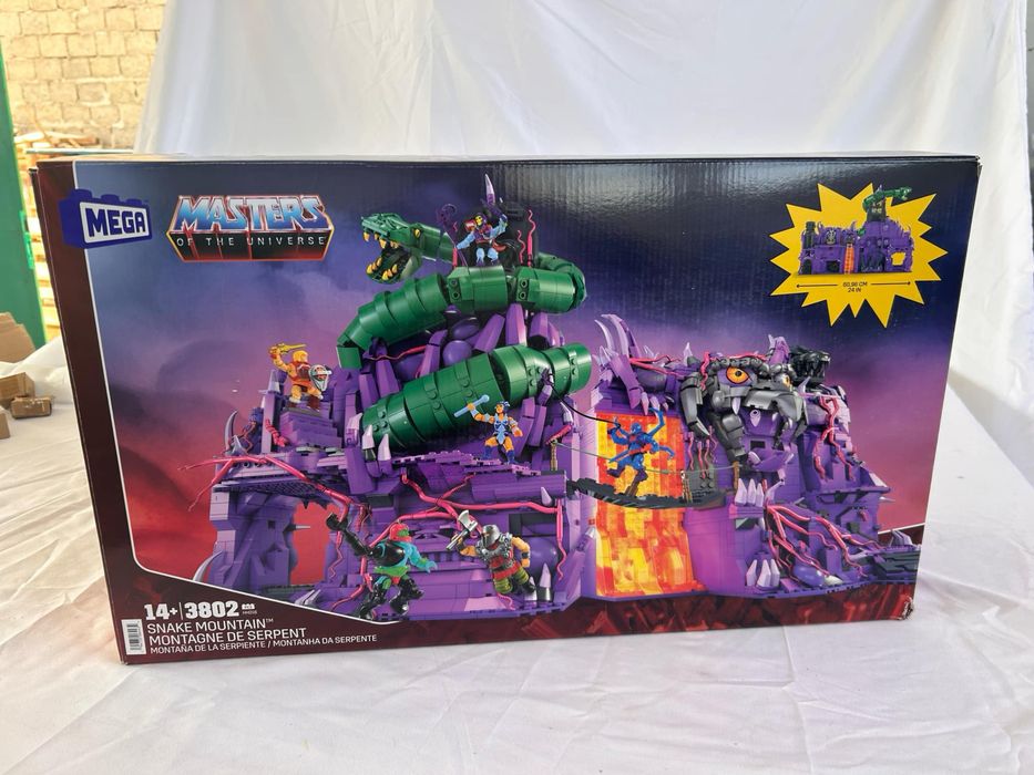 Mega Masters of The Universe Snake Mountain, 3802 piese, de colectie