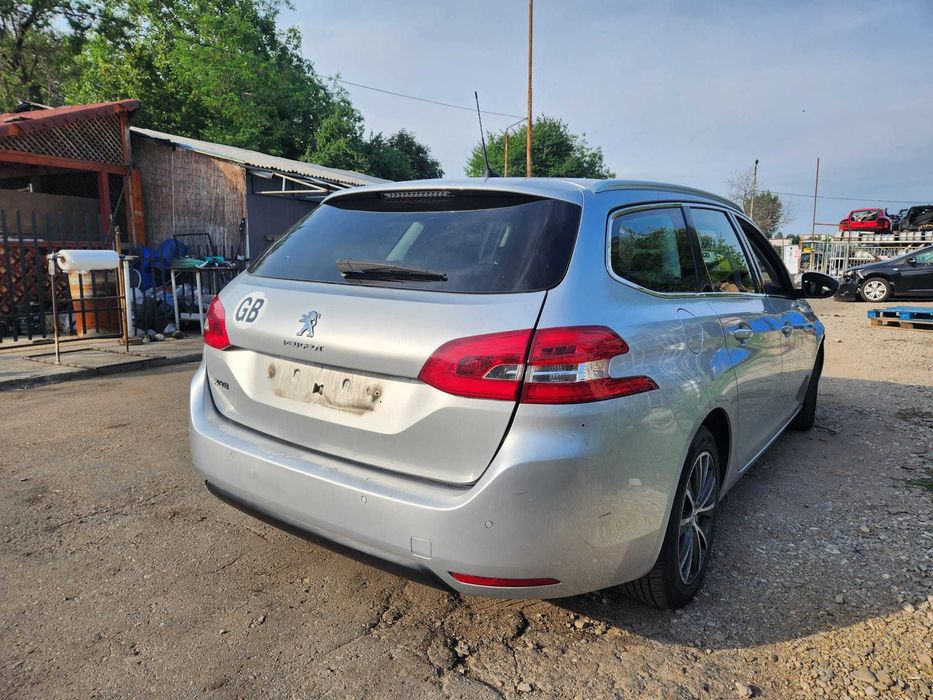Dezmembrez Peugeot 308 1.6 HDi an 2016