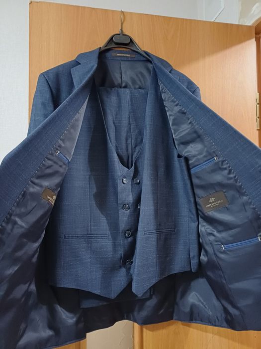 Продам мужской костюм