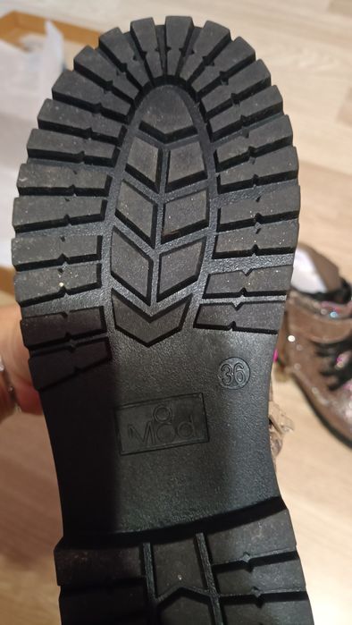 Боти за момиче номер 36