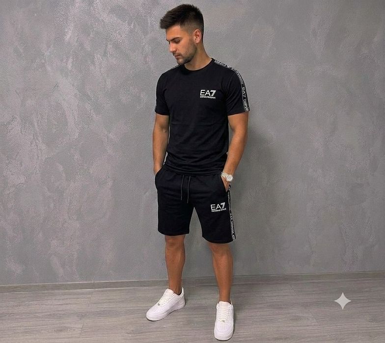 Compleu bărbat mărimile disponibile în privat