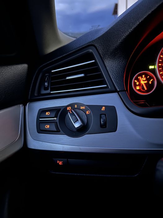 BMW 530D 245CP/ Pachet M/ Head up display/ Navi mare/ Bi Xenon