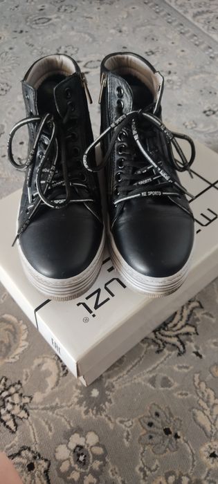 Кожаные демисезонные кеды