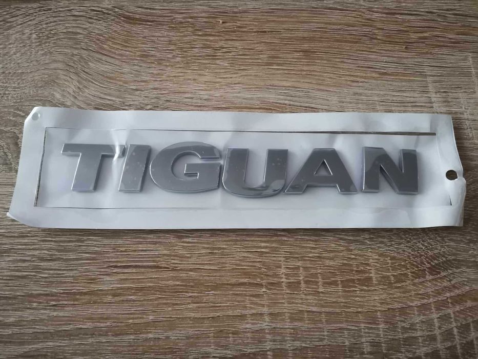 Volkswagen Tiguan сребриста емблема