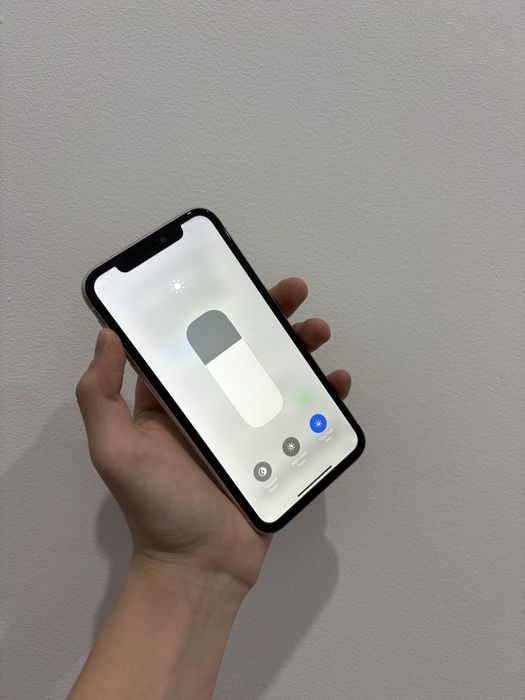 Срочно продам айфон 11