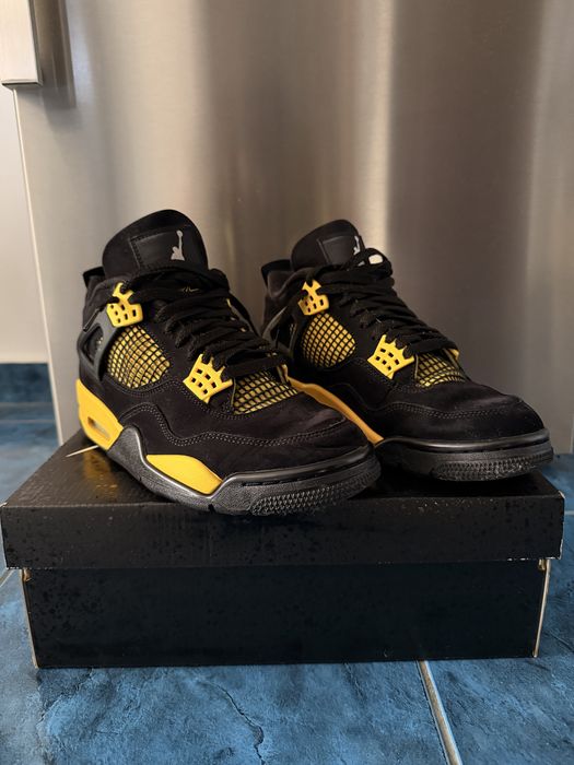 Jordan 4 retro si nike tech