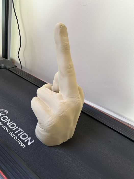 Каска среден пръст аксесоар/декор