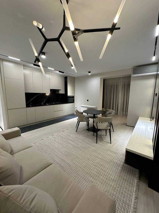 Сдаю срочно новую 3-ком квартиру на Цум Ц-7 3/4/4 (P6)