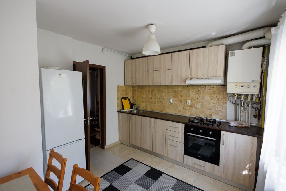 Direct proprietar - vand apartament mobilat si centrala termica 2 camere Calea Vitan