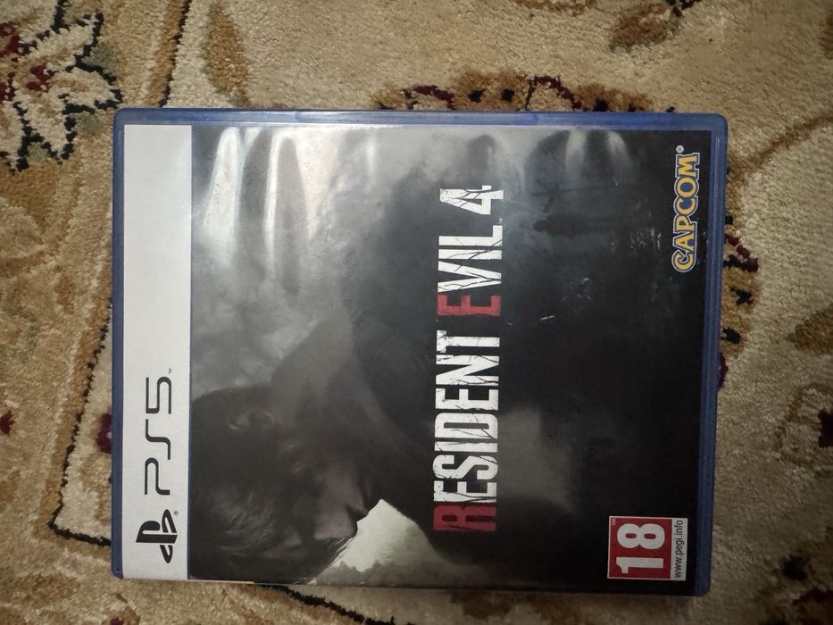 Dualsense и Диск resident evil 4