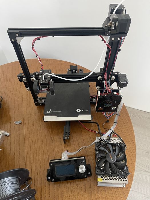 Imprimantă 3D tip Ender 3 / DIY completă + alimentare și display