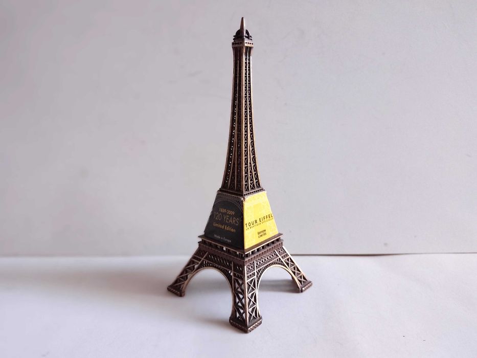 Метални Айфелови Кули