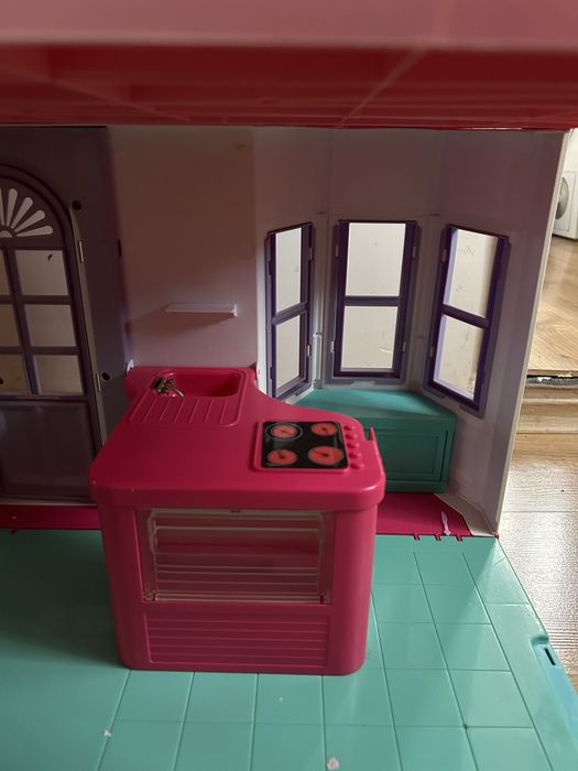 Къща за кукли, гримьорна, кукли, пъзели, игри