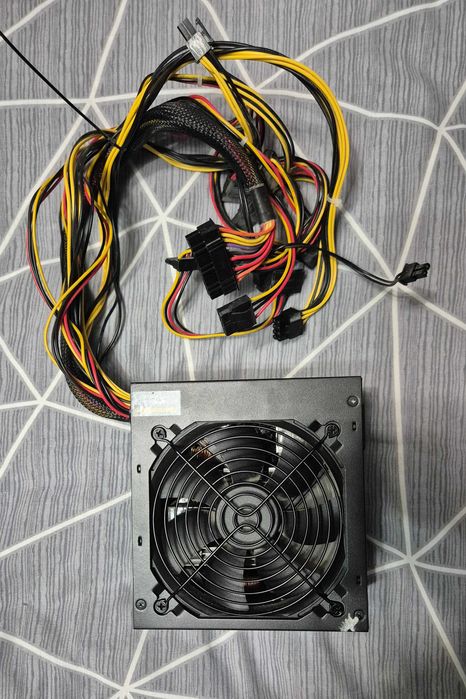 Продам блок питания Thermaltake Litepower 550W