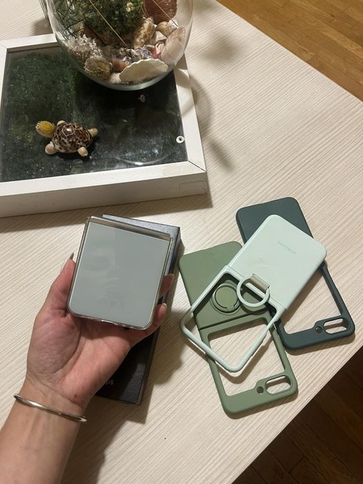 Samsung Galaxy Z Flip 4 ш Zflip 5