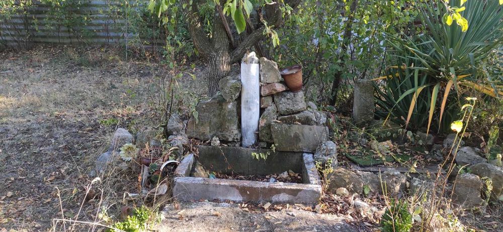 Къща с двор, лозе, басейн, беседка, кладенец с. Козаревец (Ст Загора)