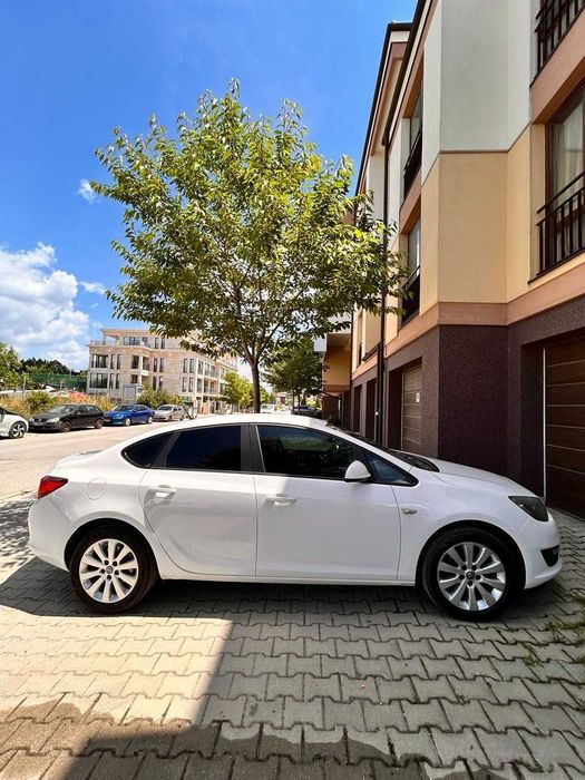 Opel Astra 1.6 CDTI Гаранция + сервизна книжка