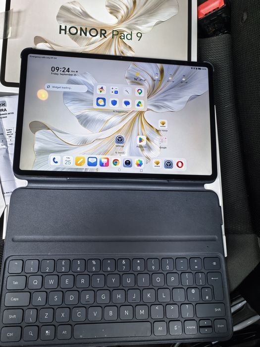 Tableta Honor Pad 9, 4G(LTE),8GB RAM, 128GB stocare, 12,1 inchi + tastatura/husă Bluetooth