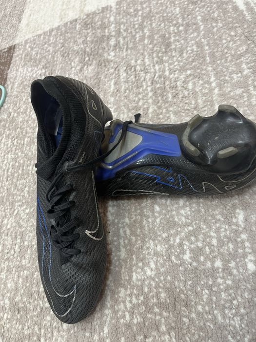 Продавам 2 чифта Футболни обувки nike zoom superfly 9