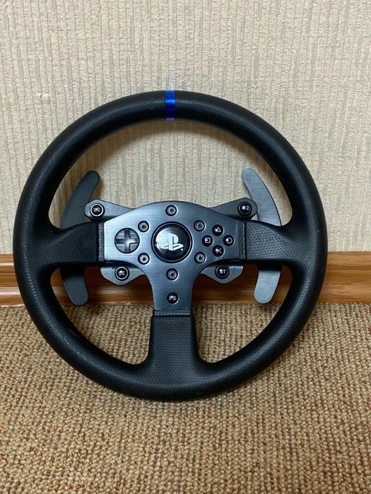 Thrustmaster t300 rs gt с сменными рулём scuderia Ferrari F1