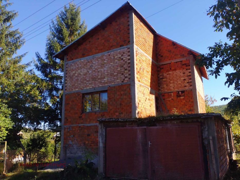 Продава се Къща в с. Извор, Област Перник - 200 кв.м за 350 €/кв.м - Снимка #11