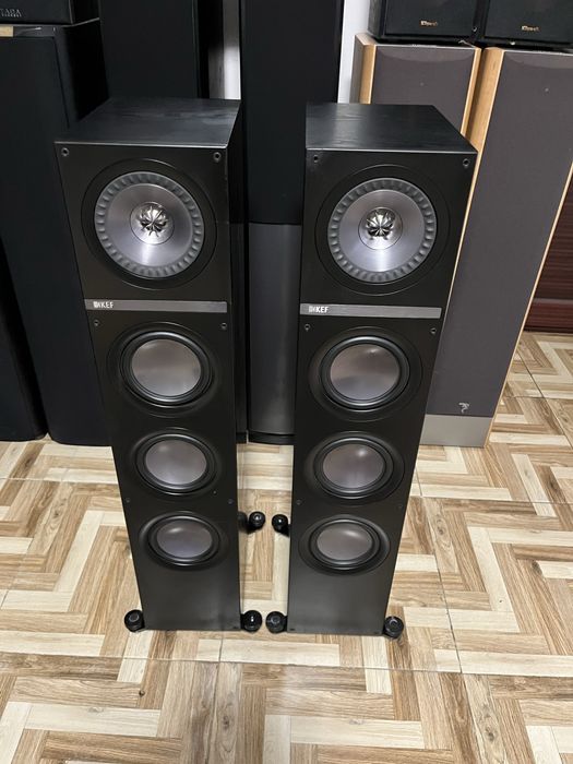 Boxe KEF-Q500 Black