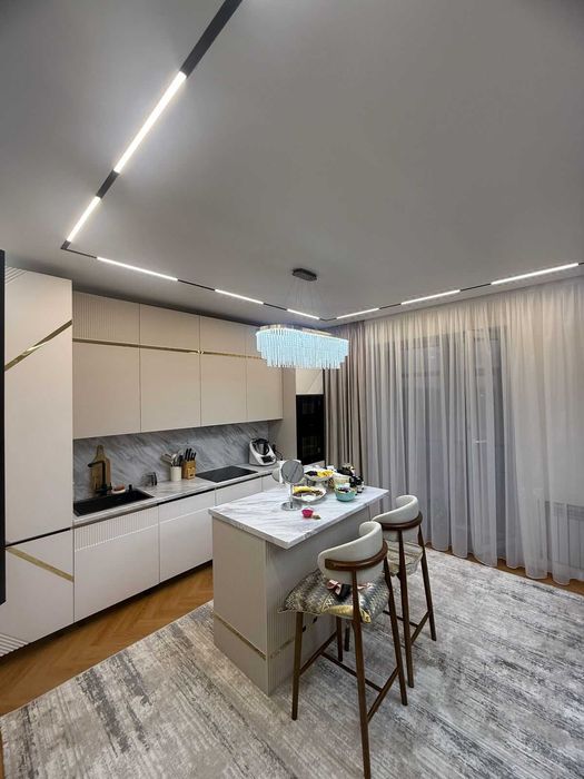 Продам 3 комнатную квартиру в новостройке район 8 школы