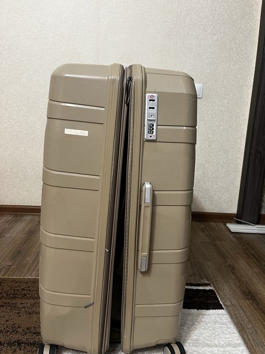 Продам чемодан на 20 литров!