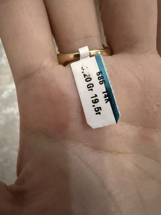 Золотое кольцо 3.20 грамм