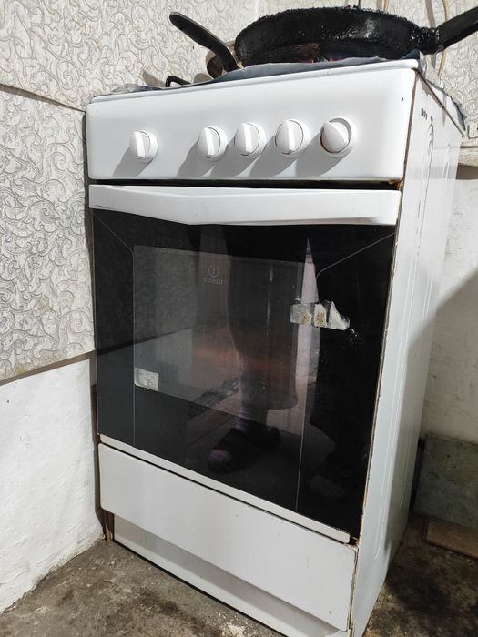 Продам газ плиту