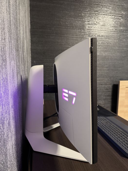 Monitor gaming Dell Alienware 27 inchi AW2723DF IPS, 240hz G sync