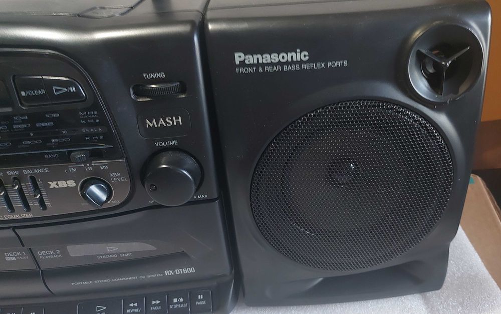 Panasonic RX-DT600 двукасетъчен радиокасетофон със CD плейър