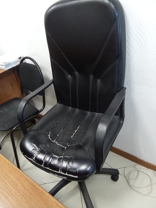 Продам мебель офисная