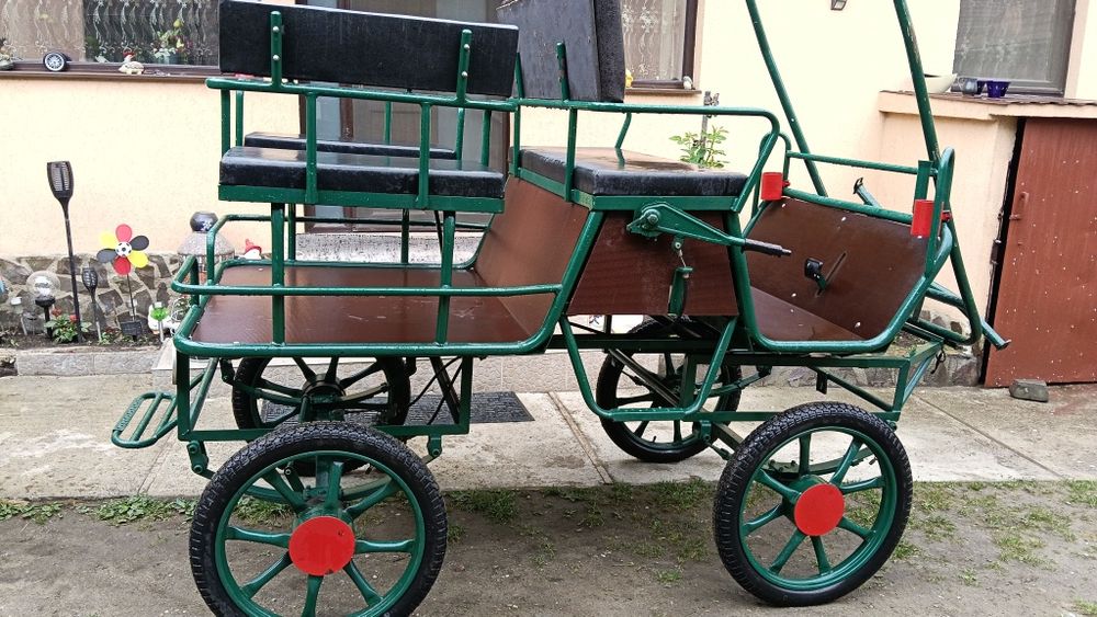 Vand trasura pentru unu/doi cai