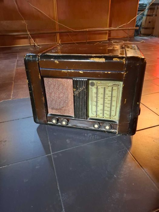 Дървено старинно ретро радио
