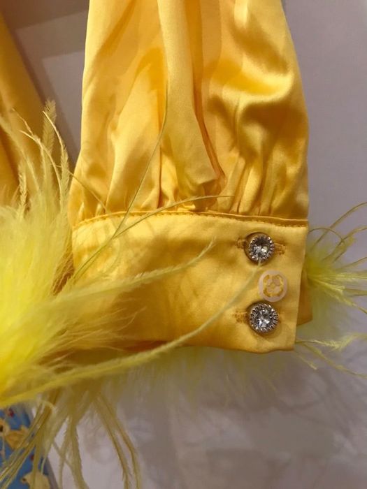 Елегантна блуза с пера