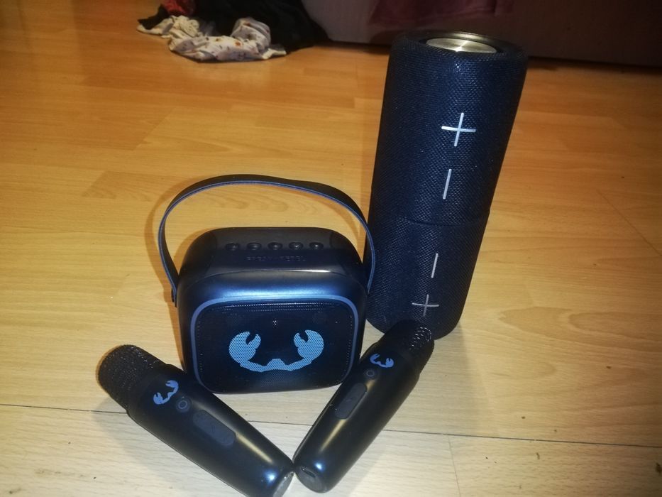 Vând boxe Bluetooth urgent