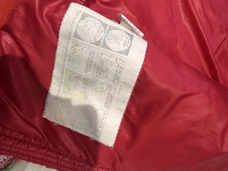 Червено яке Moncler