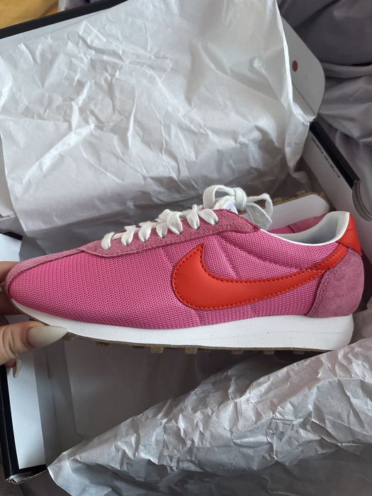 Чисто нови Nike обувки