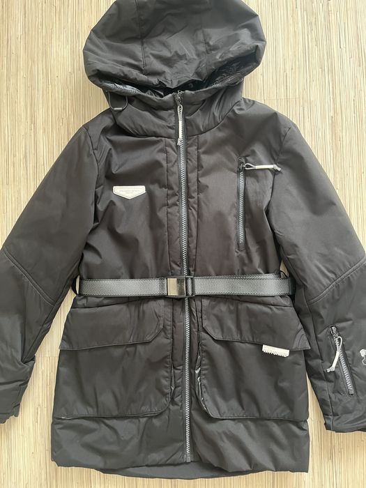 Продам куртку на девочку