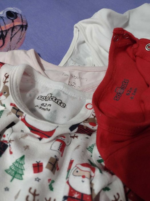 Set 2 body-uri tema Craciun si 2 salopete MOM/DAD, mas. 62, 0-3 luni