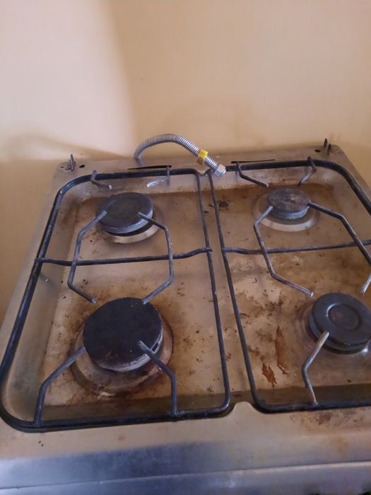 Плита газовая, произведена в Турции. Рабочая не новая.