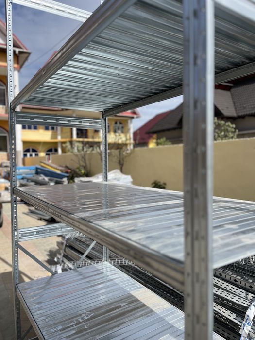 Rafturi metalice pentru depozitare manuala și arhiva