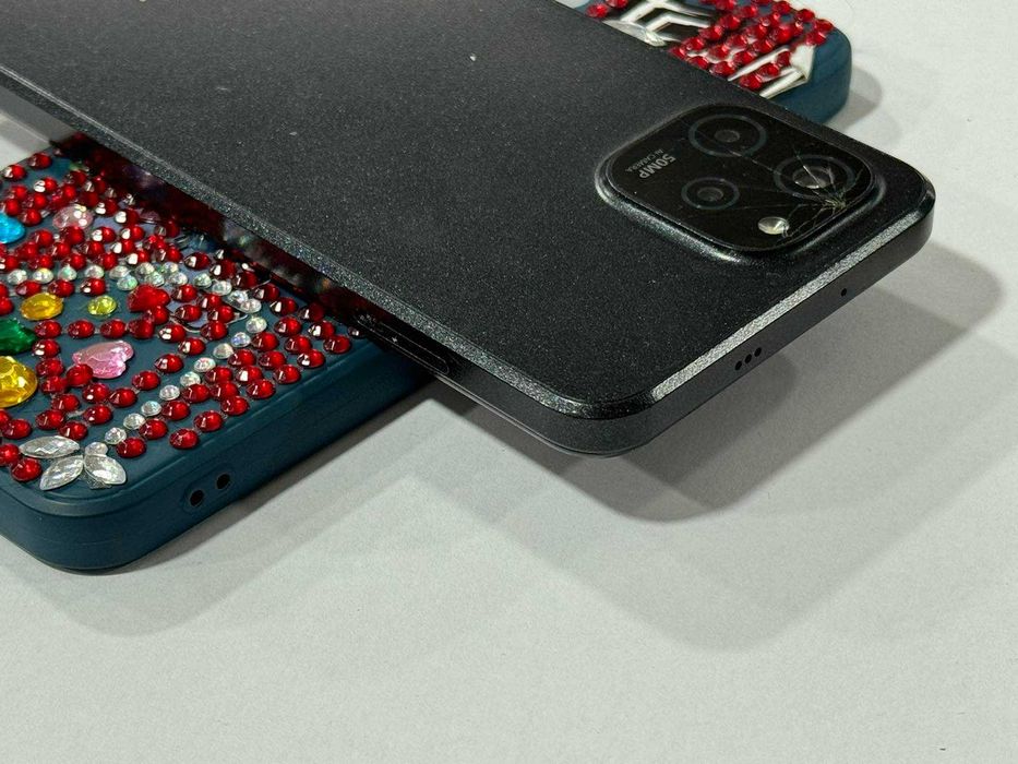 Продавам Huawei Nova Y61