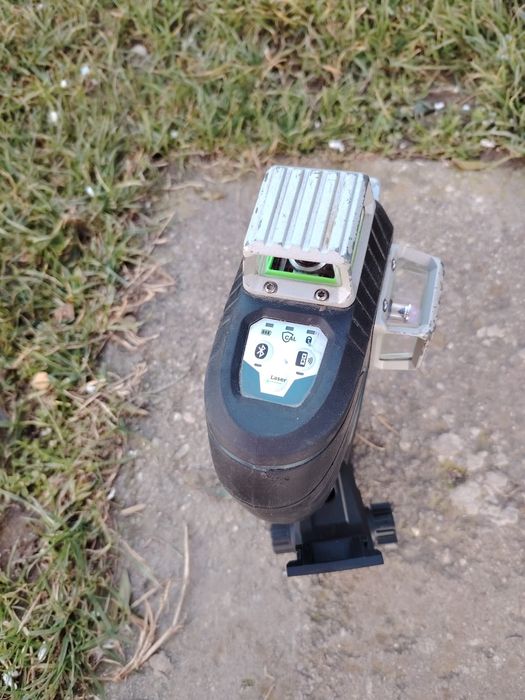 Vând laser bosch GLL 3 80 CG