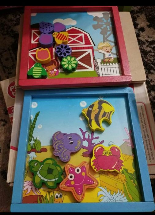 Два броя детски дъски и играчки