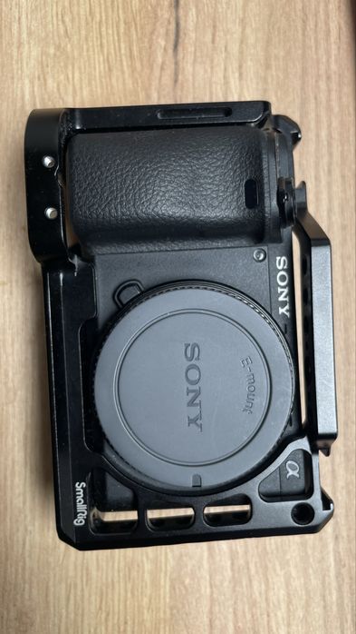 Продам Sony 6400 тушка